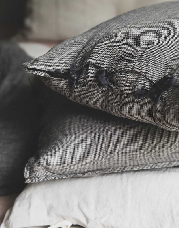 Set de 2 taies d'oreiller en lin Fil à fil avec nouettes 