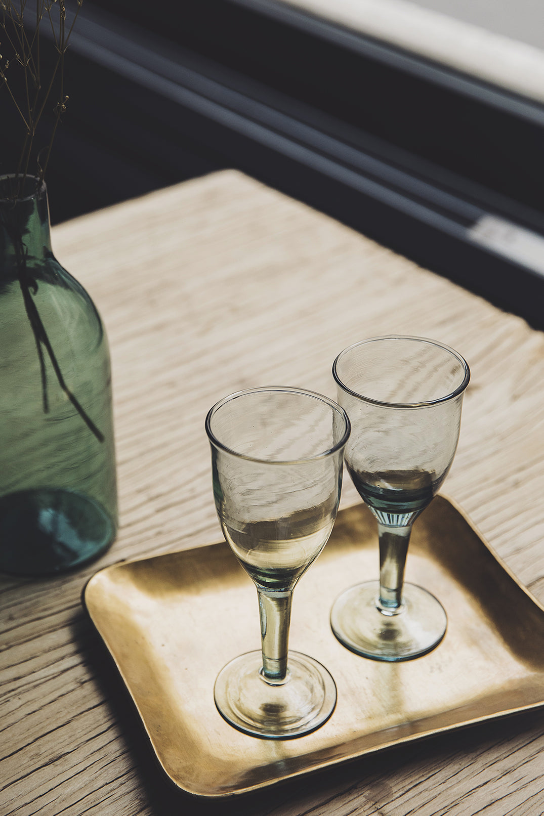 Deux verres à pied en verre recyclé Hera