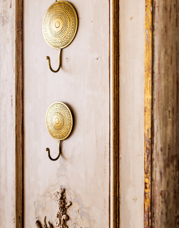 Patère murale en laiton Hamae