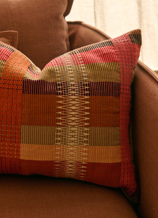 Housse de coussin en coton Loren à rayures multicolores