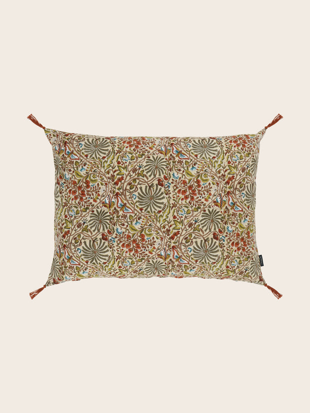 Housse de coussin en coton Papilio ecru imprimée avec quatre pompons aux coins