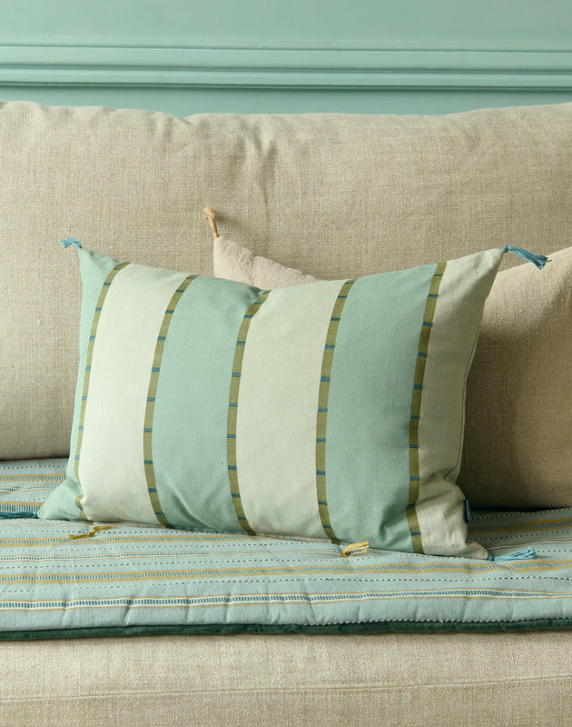 Housse de coussin à rayures Lyson en teinte Glacier 