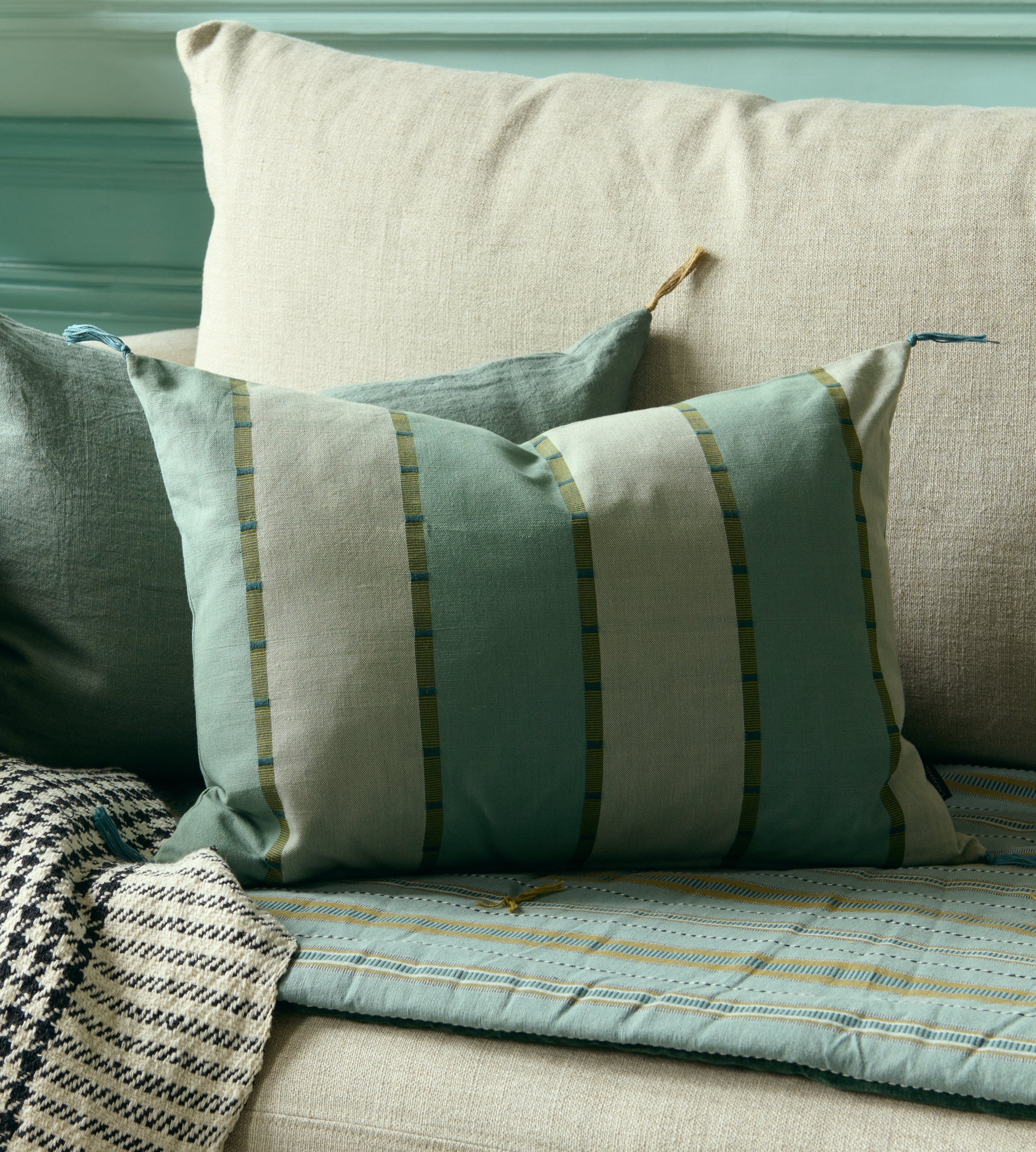 Housse de coussin en coton Lyson avec ses légères rayures
