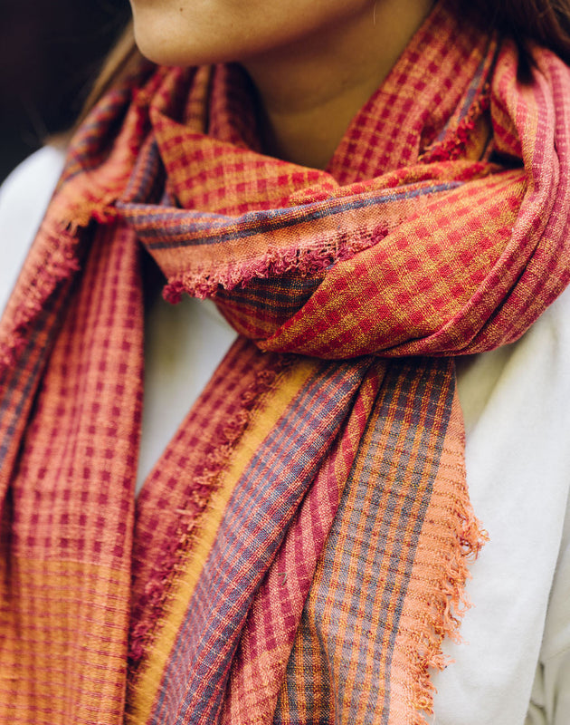 Echarpe légère en coton rouge à carreaux