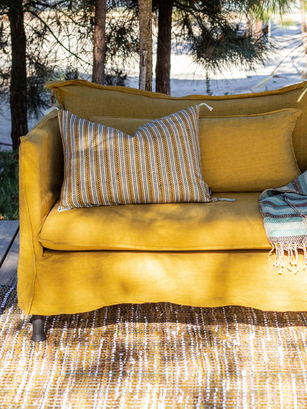 Loveseat Holi
