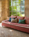 Grand divan Calife avec sa multitude de coussin et ses coussins d'accoudoirs