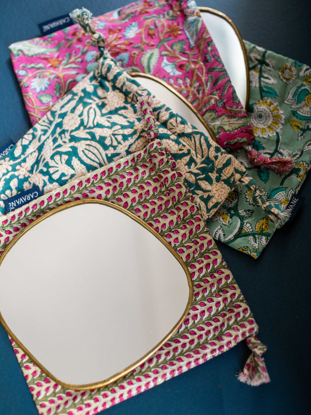 ensemble mini miroir Ame en laiton et ses pochons en tissu 