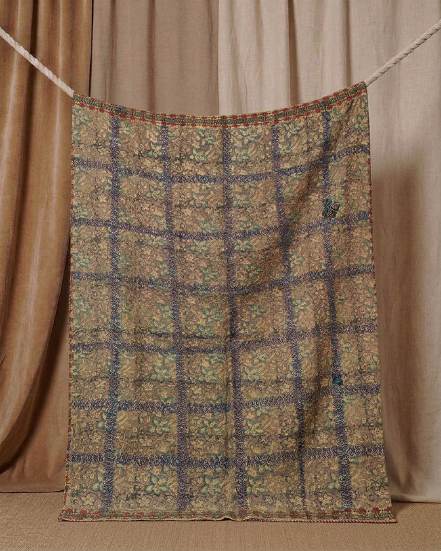 Kantha Prusse Handcrafted Piece