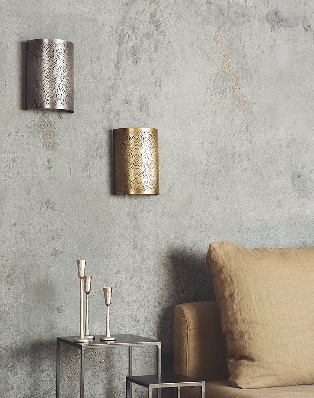 Luminaire : abat-jour cylindrique blanc avec des contours noirs