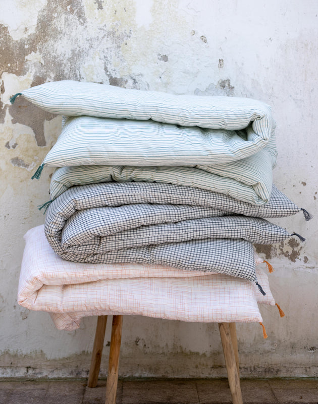 Matelas à mettre en bout de lit à carreaux ou rayés