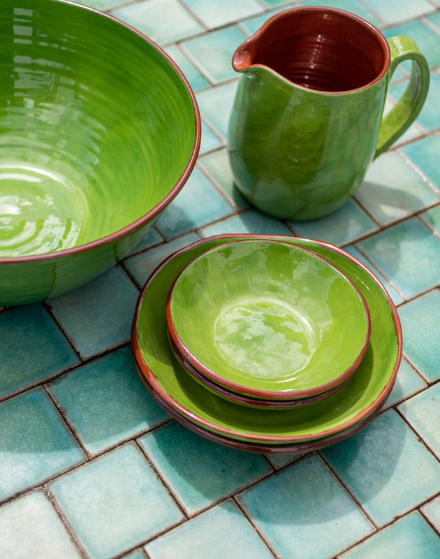Vaisselle en argile verte