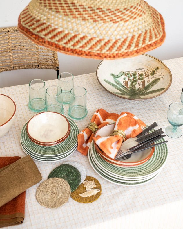 Art de la table : vaisselle colorée pour l'été
