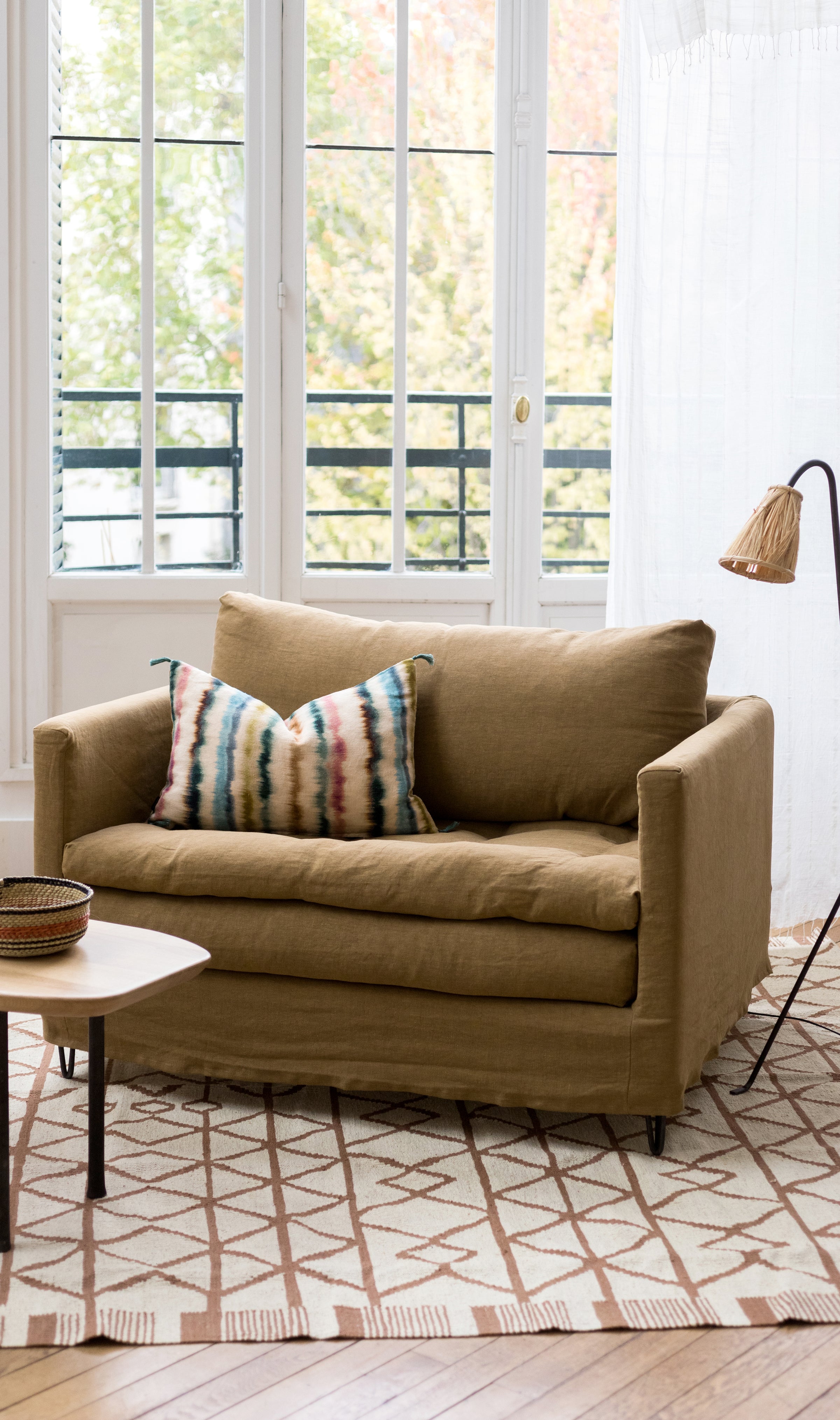 Loveseat Holi