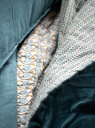 Literie : couvre-pied en velours de coton avec des imprimés végétaux