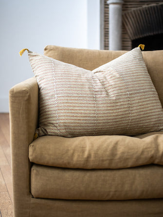 Housse de coussin Florio en coton imprimé au bloc couleur nude