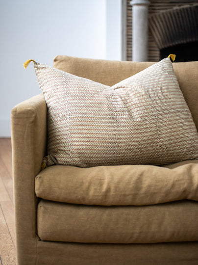 Housse de coussin Florio en coton imprimé au bloc couleur nude