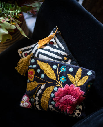 Cadeau à offrir : pochette brodée à fleurs