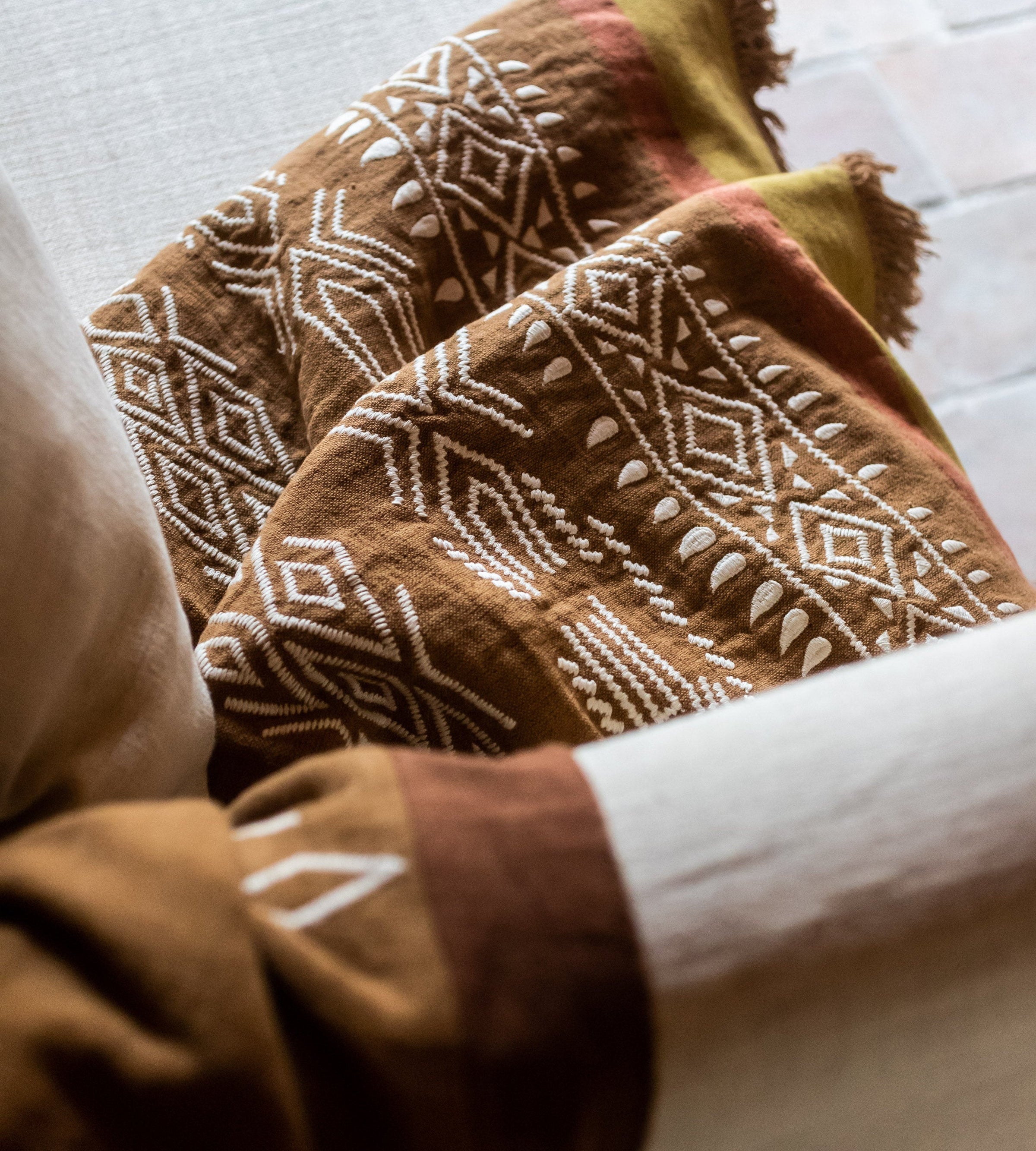 Plaid Dhara