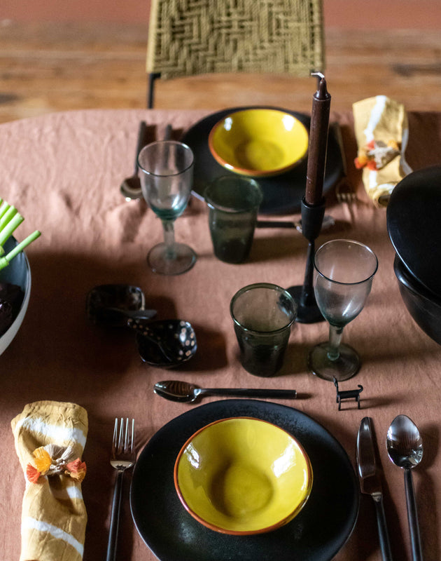 Grandes assiettes fines en grès émaillé Way