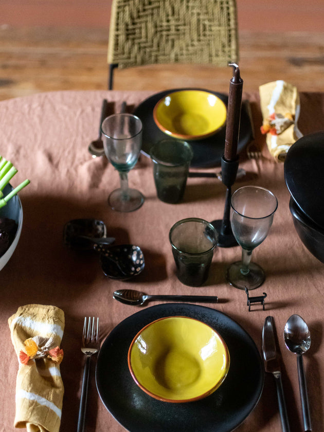 Grandes assiettes fines en grès émaillé Way