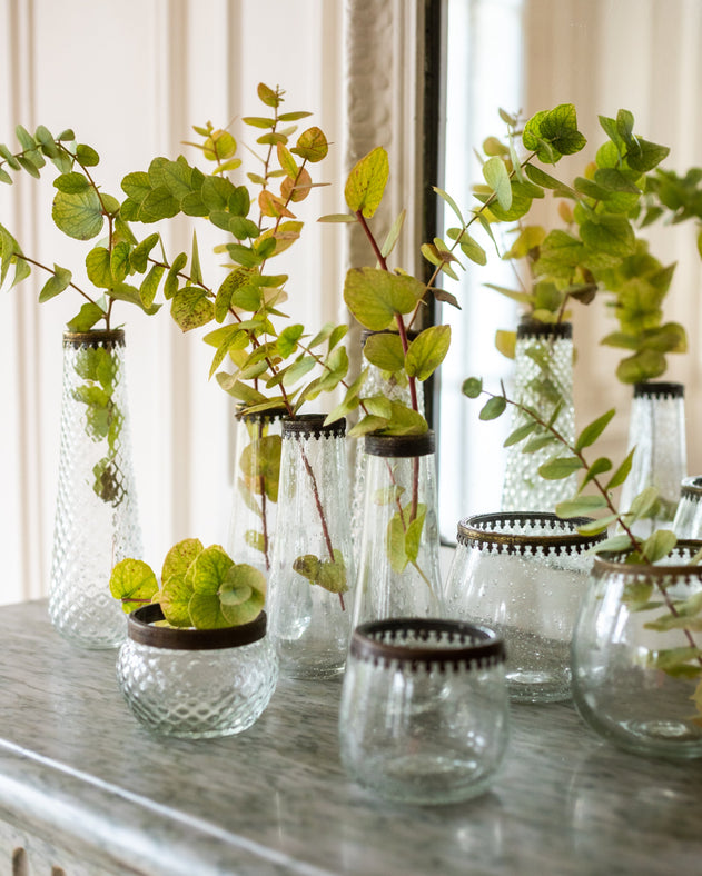 Accumulation de Photophores en verre recyclé et laiton ciselé