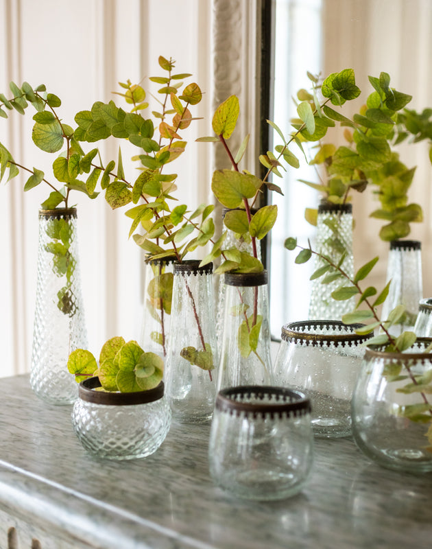 Accumulation de Photophores en verre recyclé et laiton ciselé