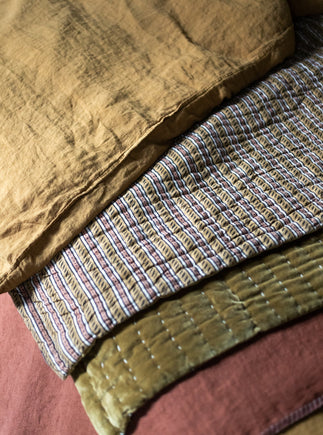 Couvre-lit Raana en coton et velours lavé