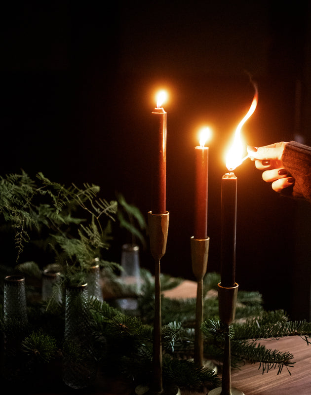 Set de 3 bougeoirs en fer martelé et patiné dorés Nox