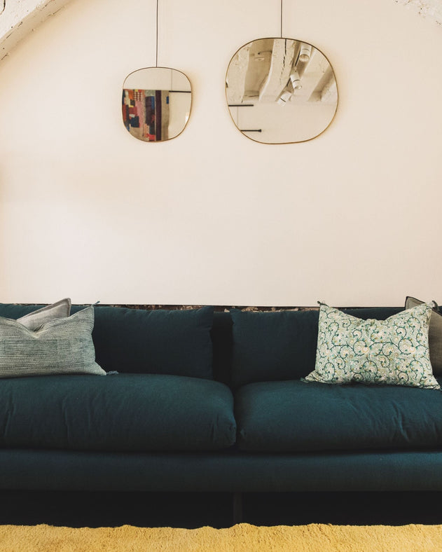 Inspiration de salon avec un canapé vintage bleu