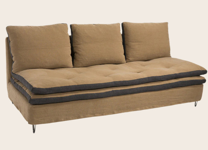 Canapé sans accoudoir avec des coussins capitonnés