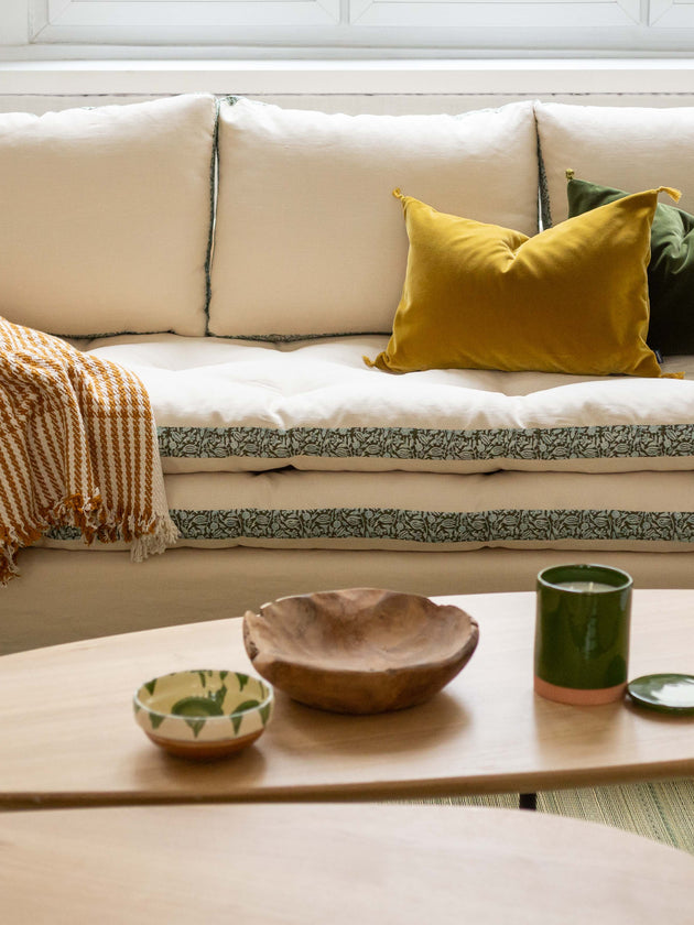 Canapé moderne et pieds en acier brut Mon Prince