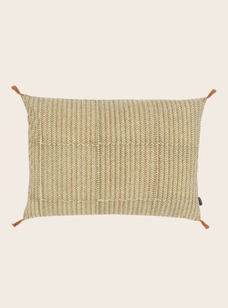 Housse de coussin en coton imprimé au bloc couleur nude avec 4 pompons