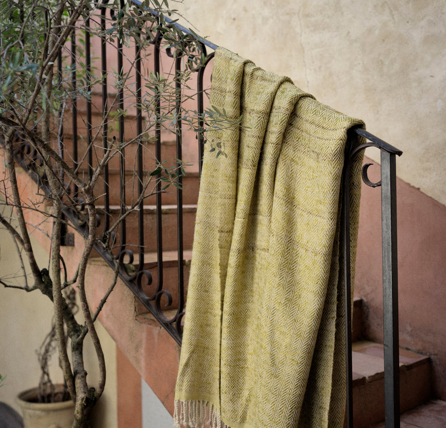 Plaid Tasar en coton et soie de bananier avec délicates franges