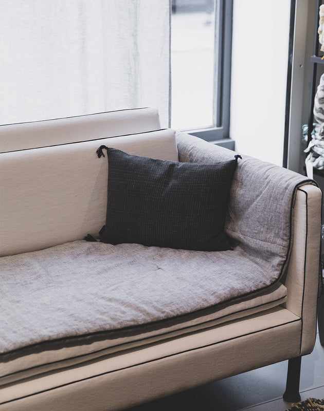 Canapé avec une couette