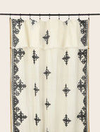 Rideau Dafi en coton, bambou et lin à motifs brodés noirs