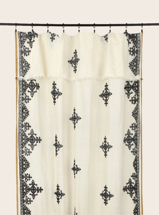 Rideau Dafi en coton, bambou et lin à motifs brodés noirs