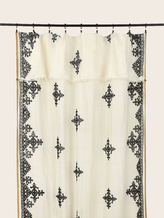 Rideau Dafi en coton, bambou et lin à motifs brodés noirs