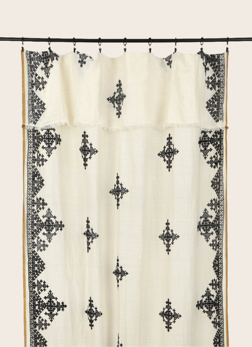 Rideau Dafi en coton, bambou et lin à motifs brodés noirs