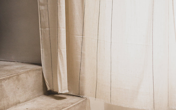 Rideau Lina couleur Charcoal en khadi de coton biologique