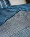 Linge de lit avec des imprimés végétaux