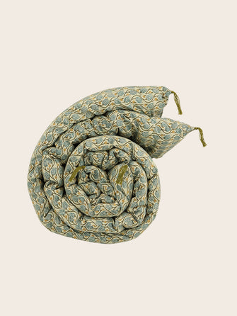 Courtepointe Tullio à motifs végétaux imprimés à la main