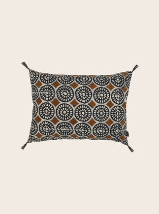 Housse de coussin en coton Pomelo à motifs marron pour canapé