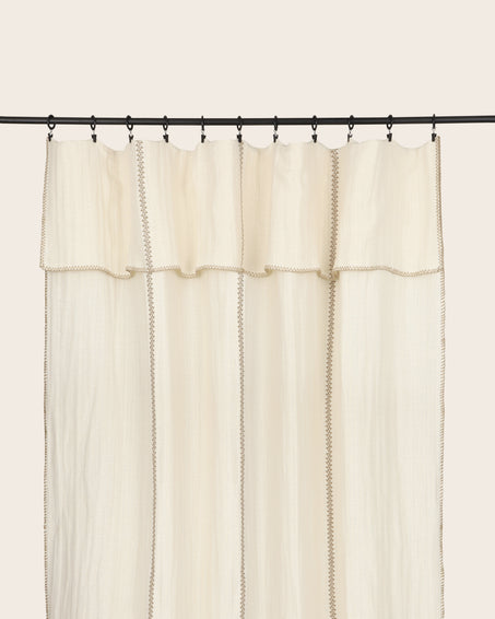 Zarif bedspread