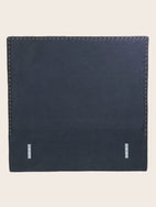 Tête de lit avec clous sur les contours bleu foncé