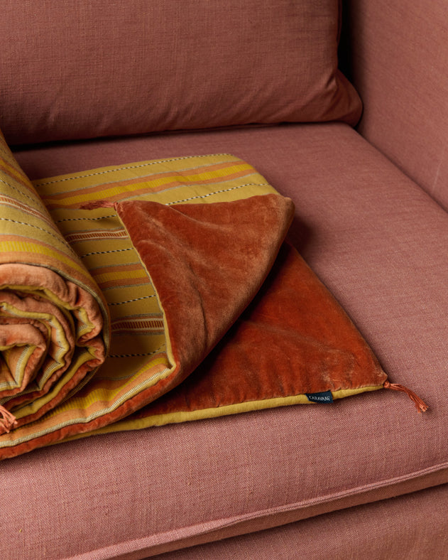 Sofa cover pour canapé en coton et velours lavé en couleur Sarrasin
