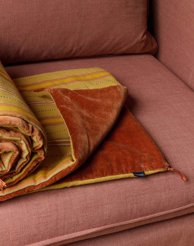 Sofa cover pour canapé en coton et velours lavé en couleur Sarrasin