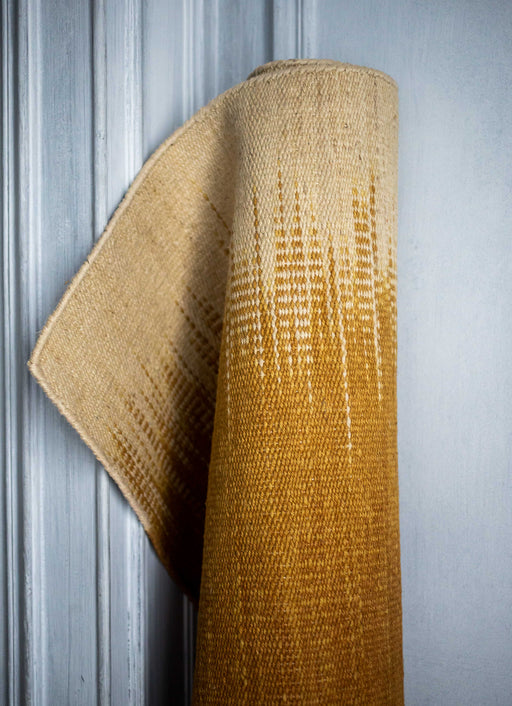 Tapis Adao en lin et jute couleur Mordore avec degradé de couleur