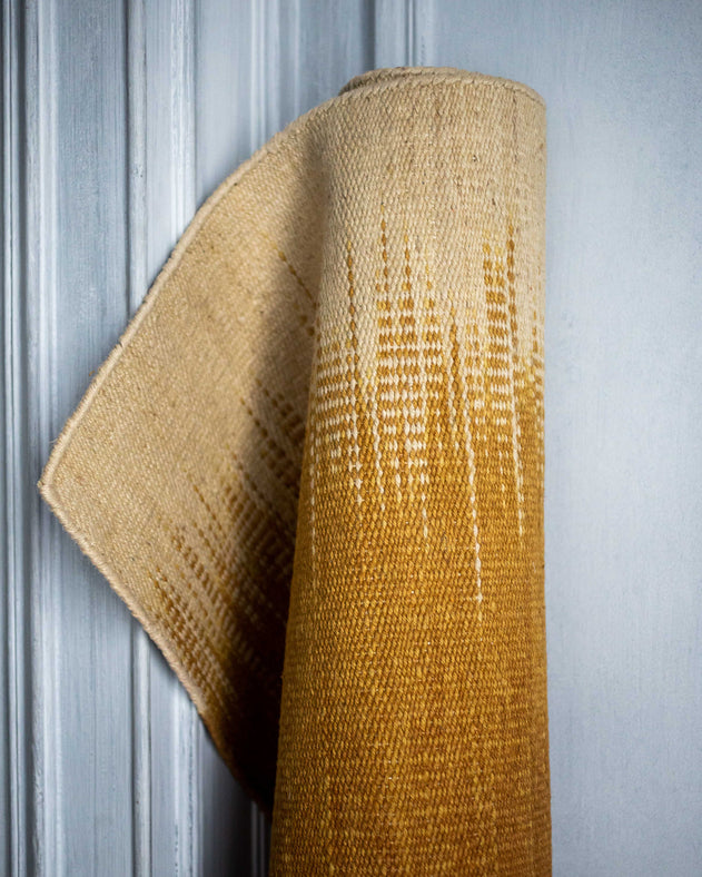 Tapis Adao en lin et jute couleur Mordore avec degradé de couleur