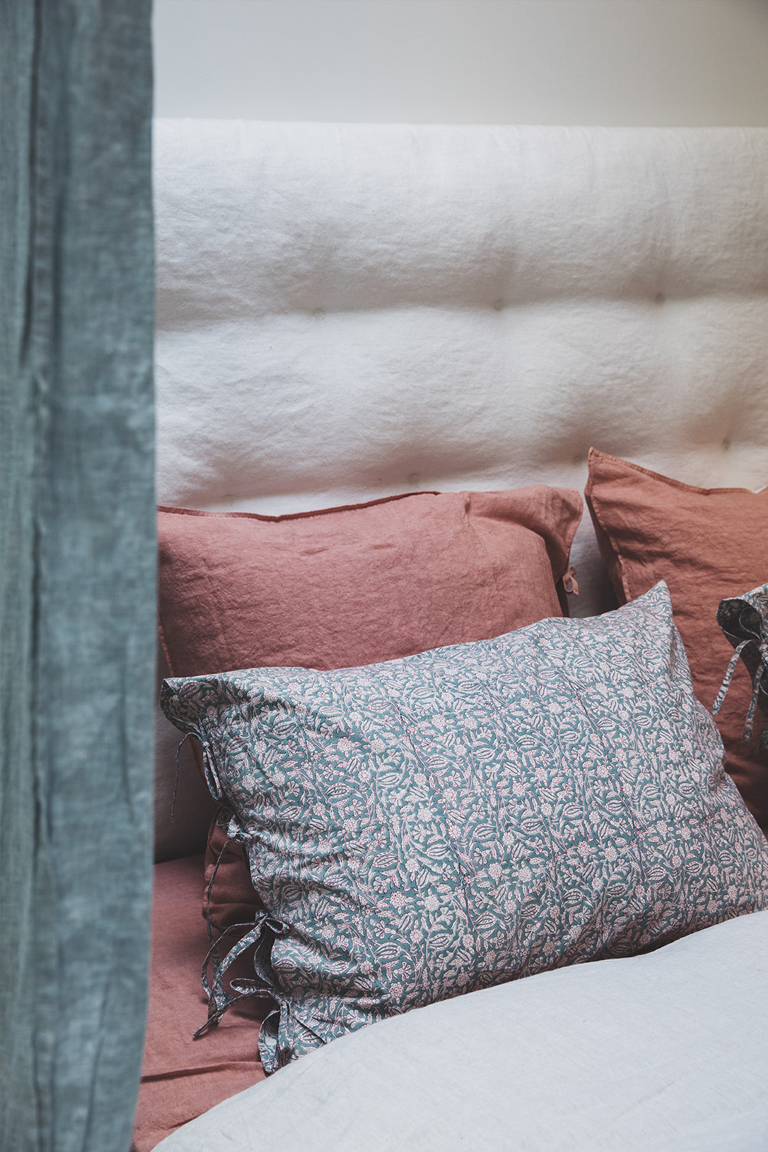 Tête de lit Adar pour apporter de l'élégance dans votre chambre