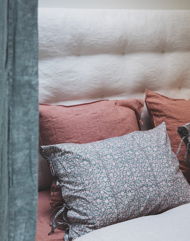 Tête de lit Adar pour apporter de l'élégance dans votre chambre